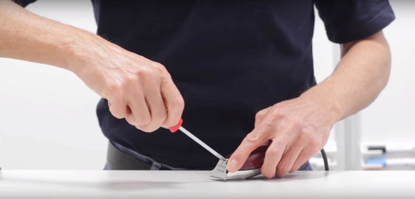 HowTo Align a 2 Hole Blade Wahl Pro